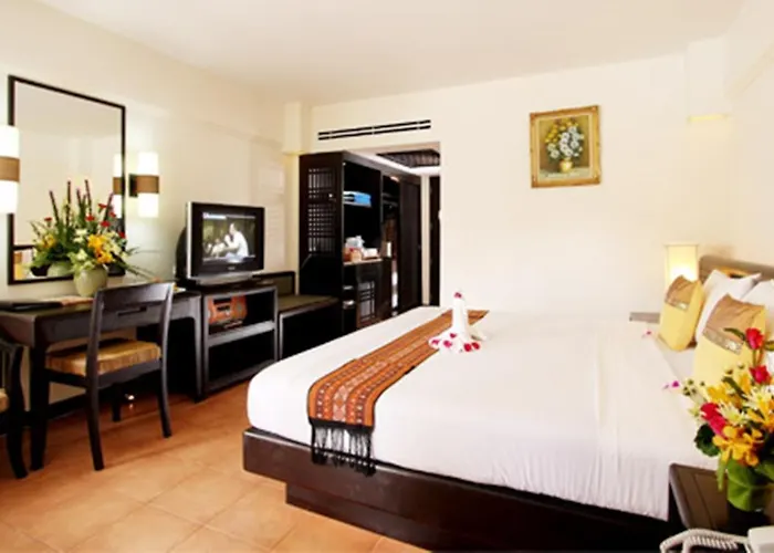 Thara Patong Beach Resort & Spa